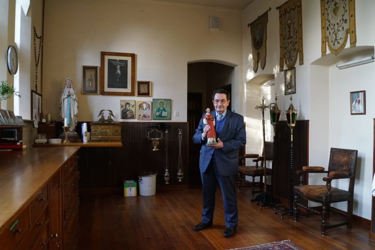 Pastoor Dré Brouwers sacristie Sint Odulphuskerk in Best 768x512