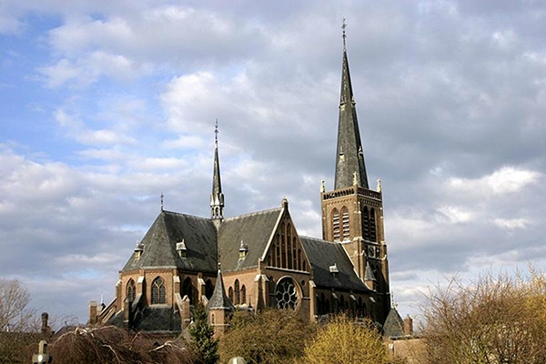 St. Luciakerk te Mierlo Hout